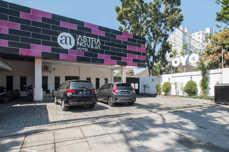 Hotel Astra Novilia Makassar Buitenkant foto